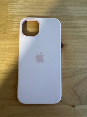 Apple Silicone iPhone 13 Case - Pink
